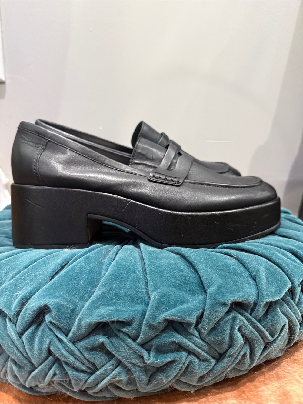 Dolce Vita Yanni Black women's loafers $150 NEW CLEARANCE, open to offers